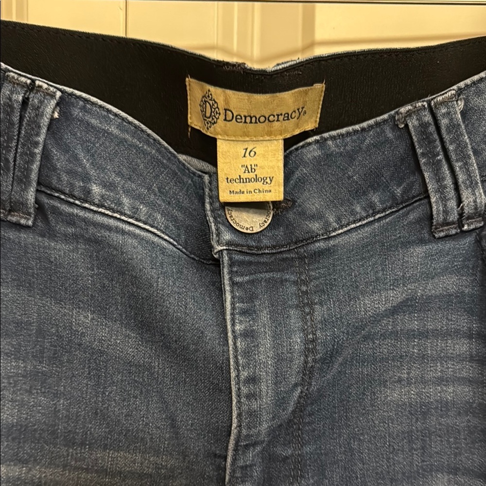 Democracy Blue Ankle Cropped Skinny Jeans - Picture 2 of 10